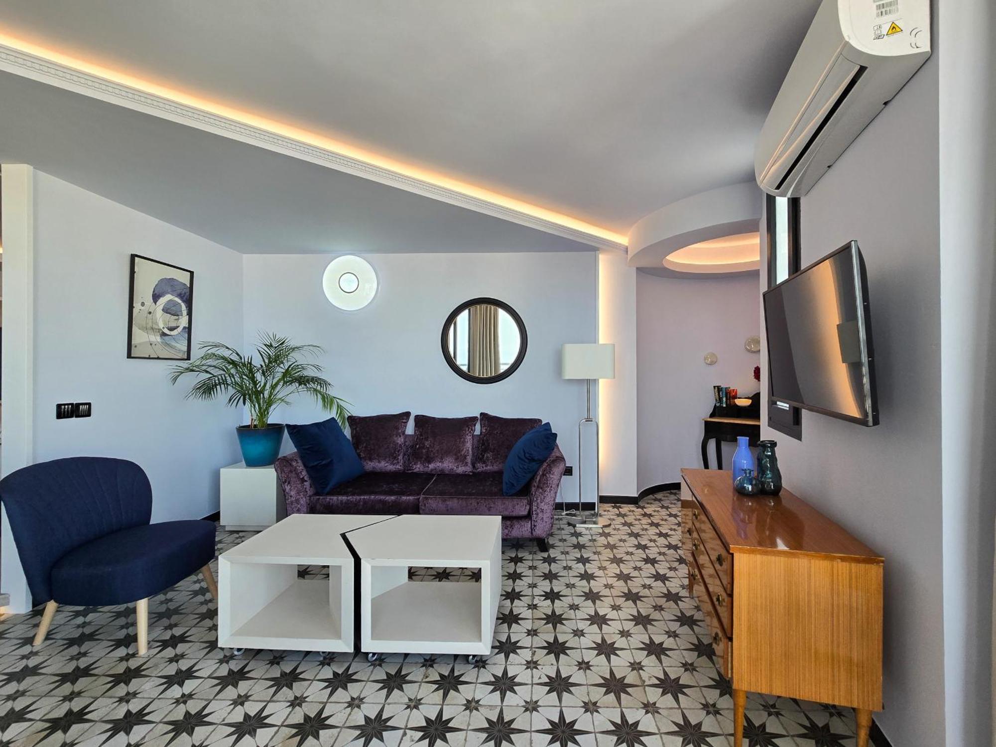 Special Sky - Sea & Mountain Views- Center *